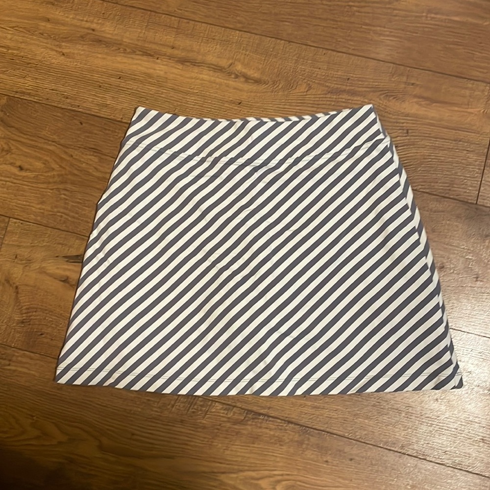 Women’s Athleta skirt size medium, like new